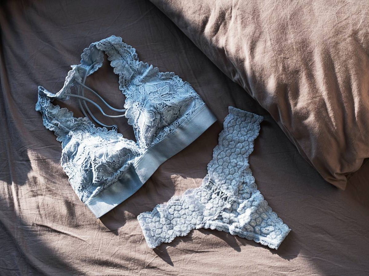 lace-bra-and-panties-lingerie-set-on-bed-2026-03-24-07-05-48-utc